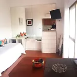 Estudio De Ensueno A Pie De Playa En Marbella En El Skol