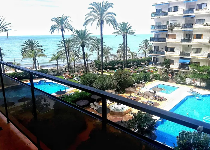 Estudio De Ensueno A Pie De Playa En Marbella En El Skol
