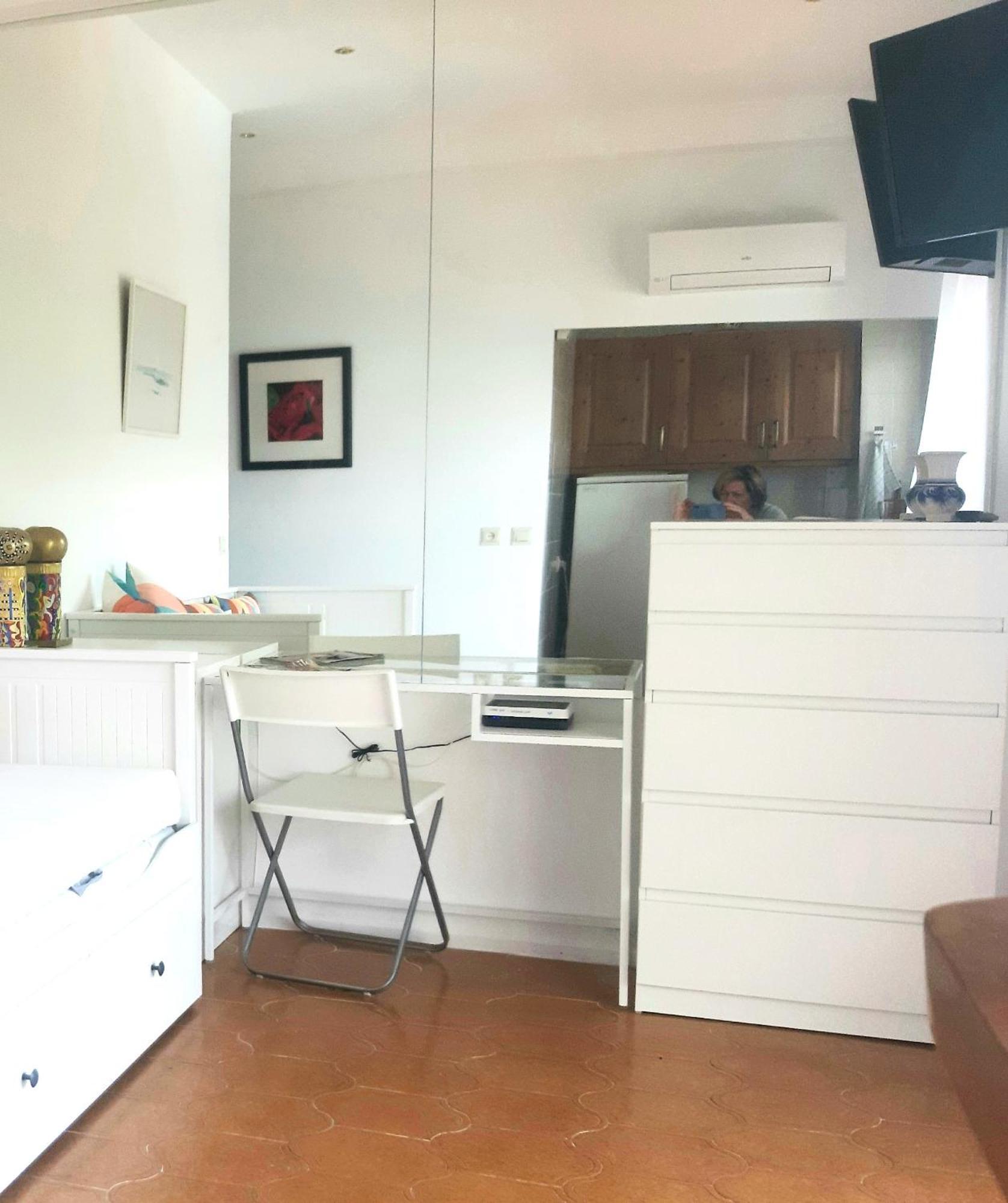Estudio De Ensueno A Pie De Playa En En El Skol Marbella